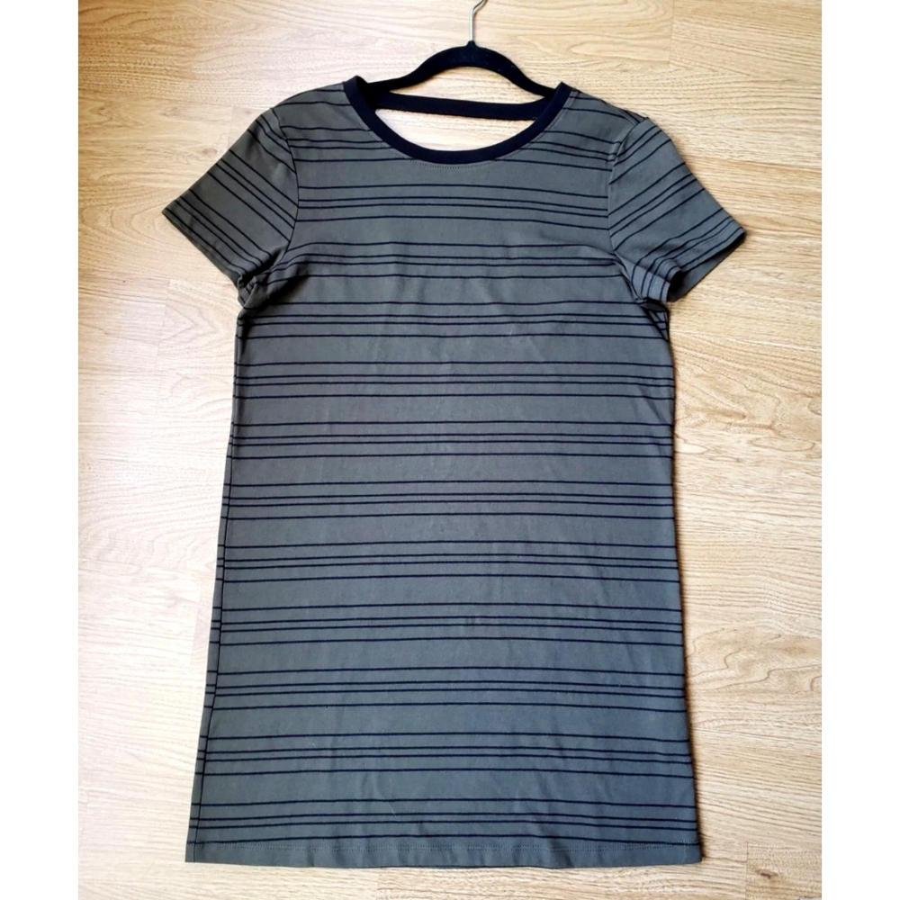Striped cutout tshirt dress